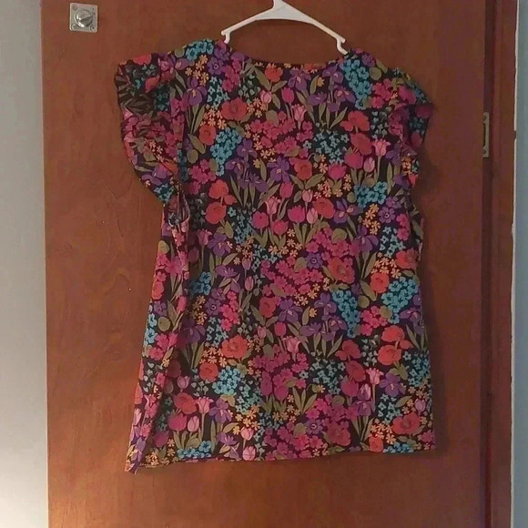 Nwt Floral top size xl - Picture 4 of 4